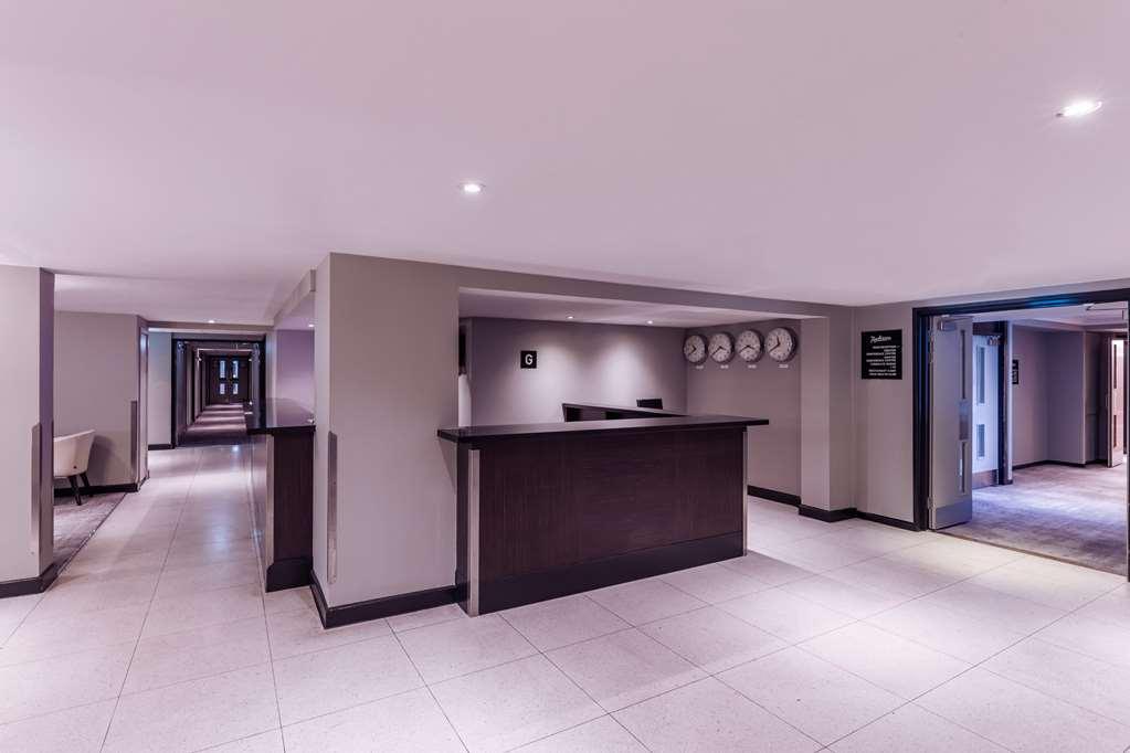 Radisson Red Hotel London Heathrow Ristorante foto
