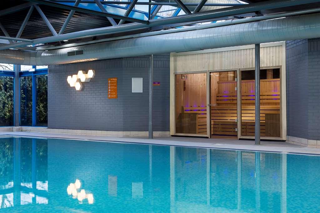 Radisson Red Hotel London Heathrow Esterno foto