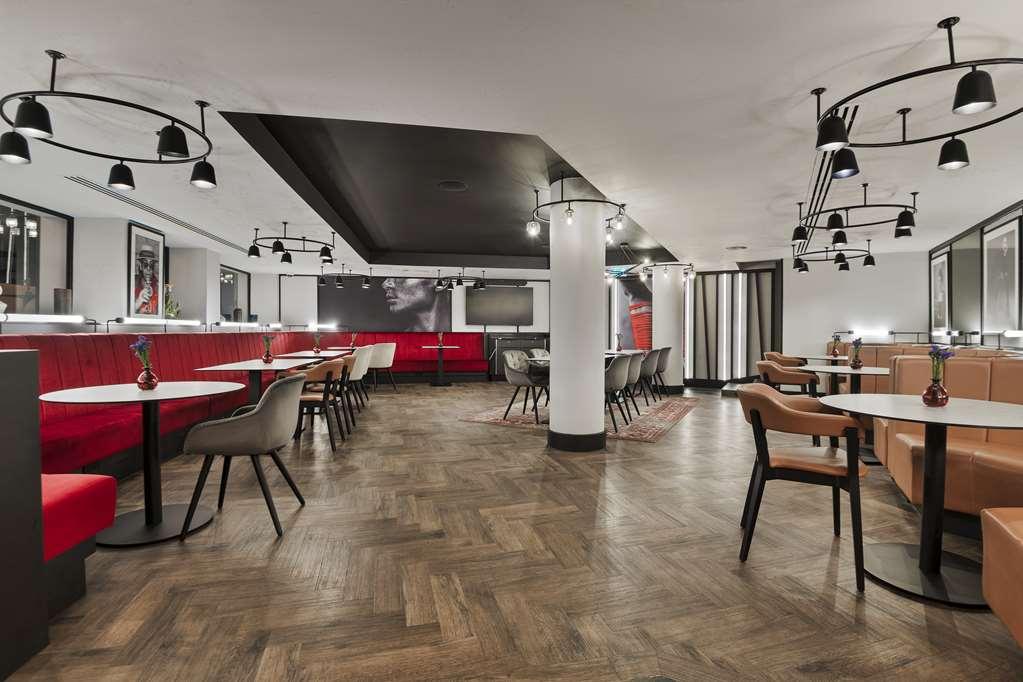Radisson Red Hotel London Heathrow Ristorante foto