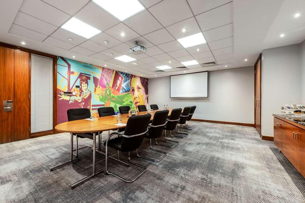 Radisson Red Hotel London Heathrow Servizi foto