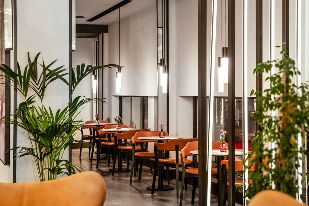Radisson Red Hotel London Heathrow Ristorante foto