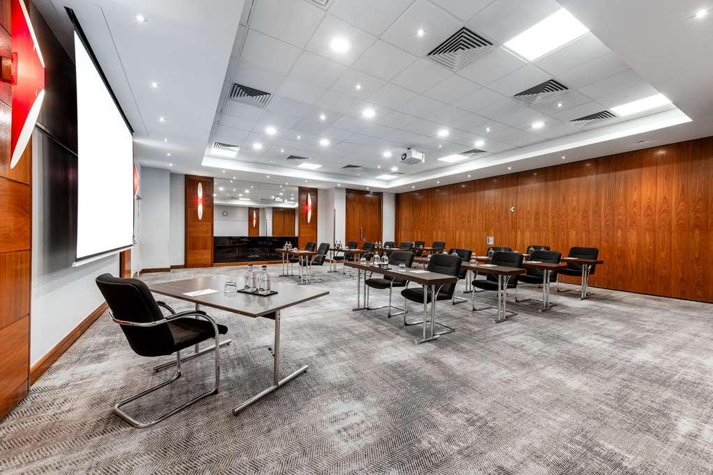 Radisson Red Hotel London Heathrow Servizi foto