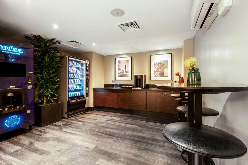 Radisson Red Hotel London Heathrow Servizi foto