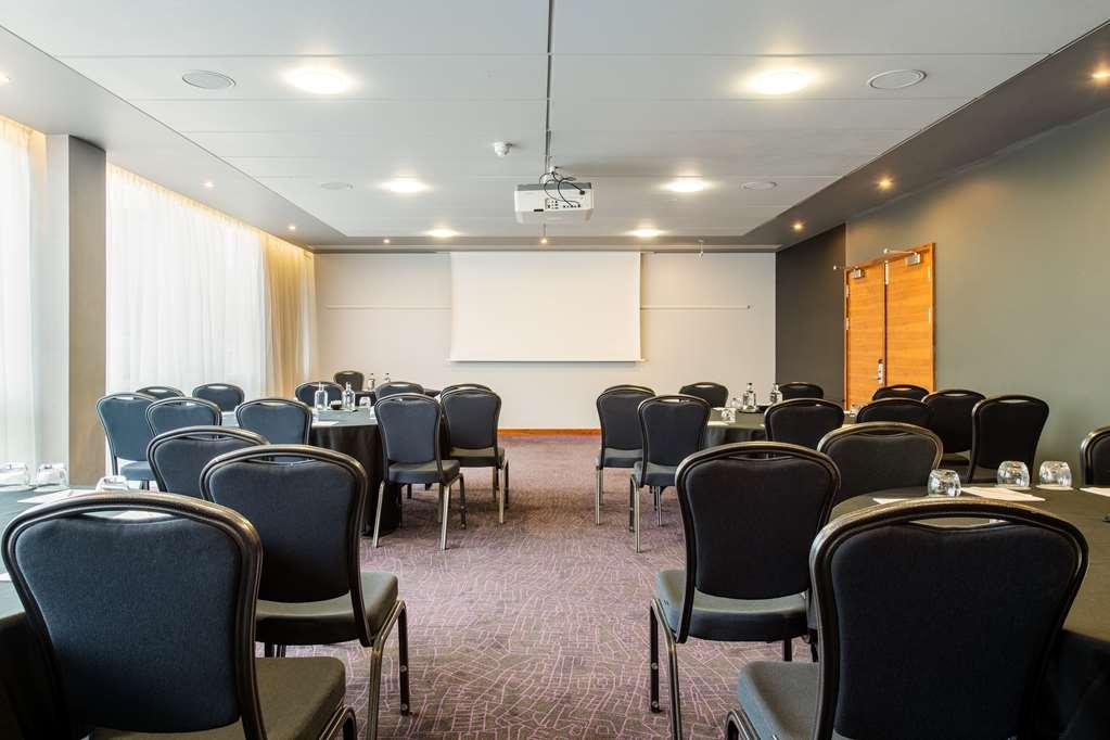 Radisson Red Hotel London Heathrow Servizi foto